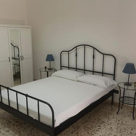 Alvarez De Toledo Bed & Breakfast Наполи Екстериор снимка