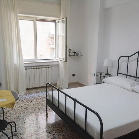 Alvarez De Toledo Bed & Breakfast Наполи Екстериор снимка