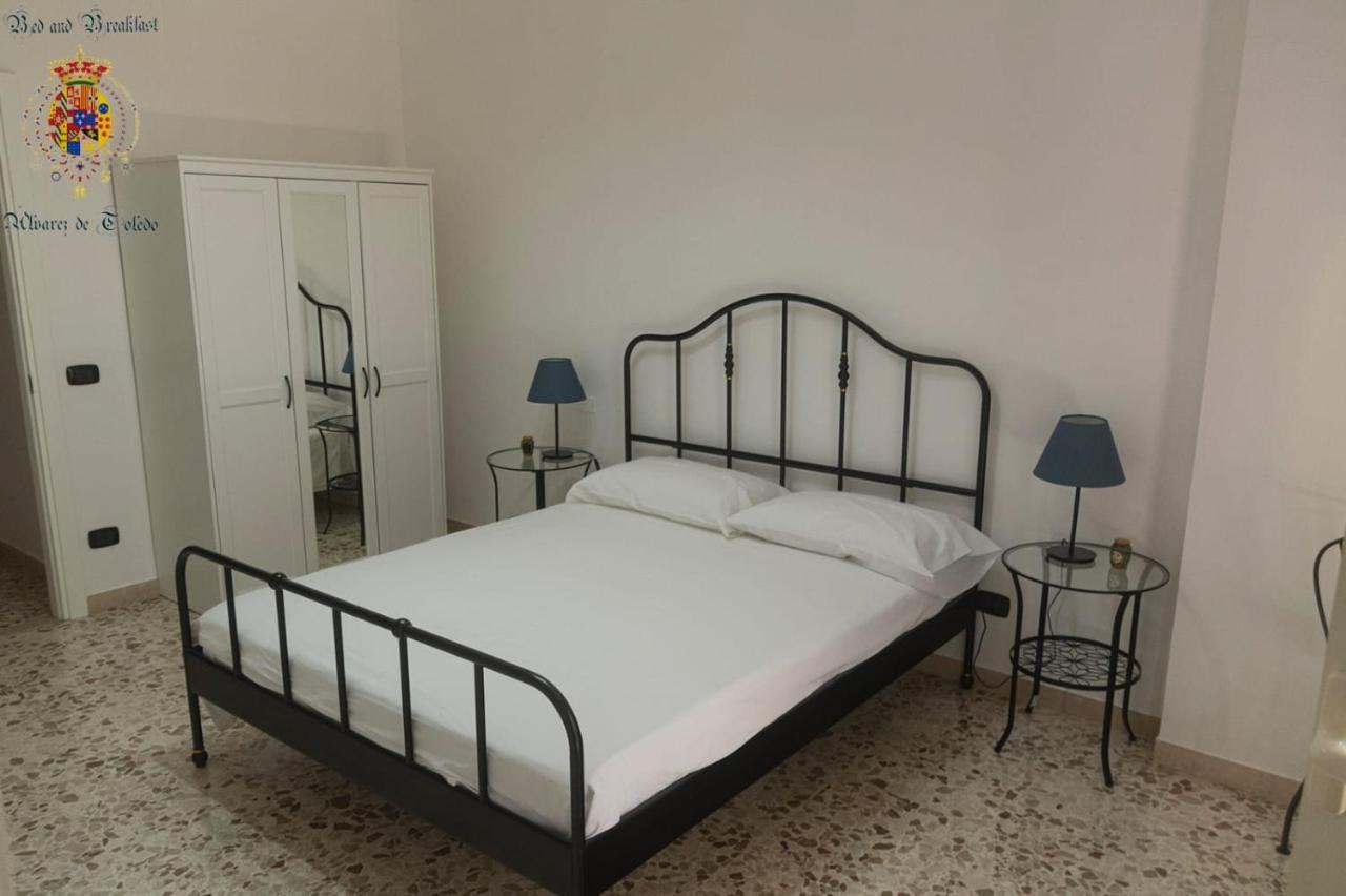 Alvarez De Toledo Bed & Breakfast Наполи Екстериор снимка